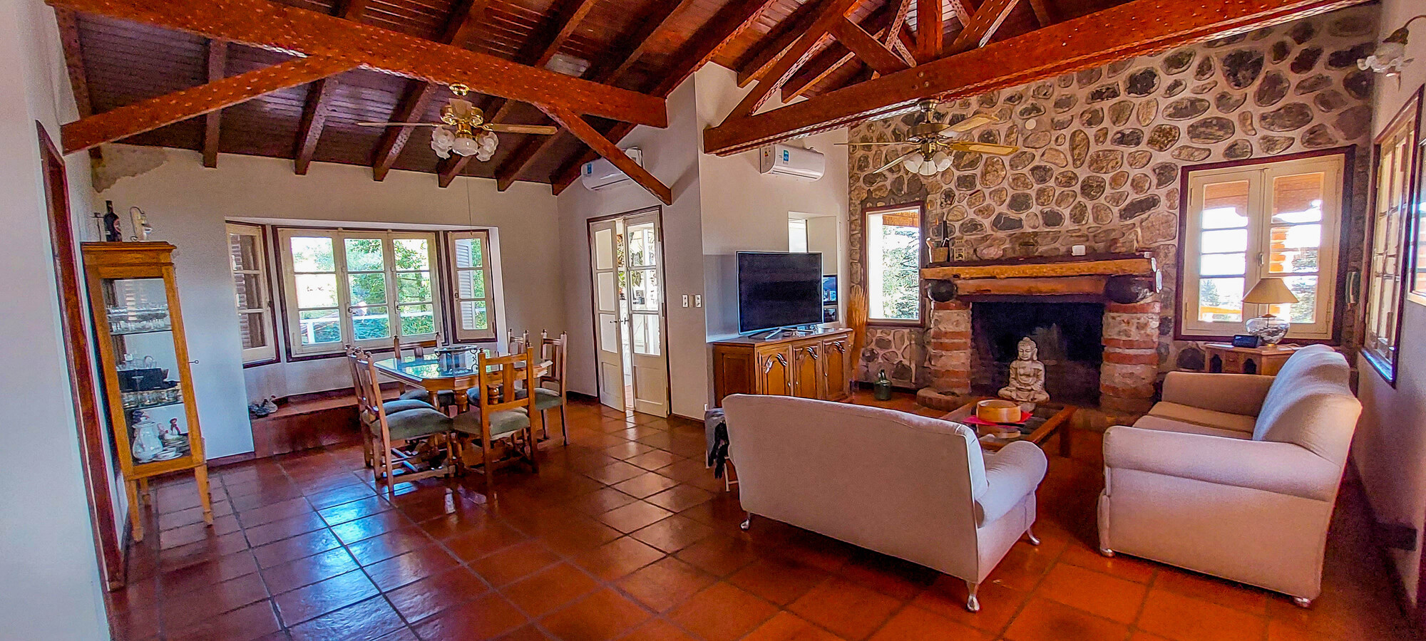 Living y Cocina completamente equipada - Casa Solar de los Pajaros
